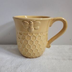 Boston International Bee Honeycomb Yellow Distressed Ceramic Cup Mug 14 Oz